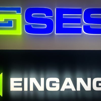 quehl_3d_buchstaben_led_pylon_worms_ses_security