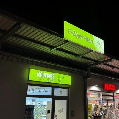 quehl_außenwerbung_leuchtkasten_lichtwerbung_madvapes