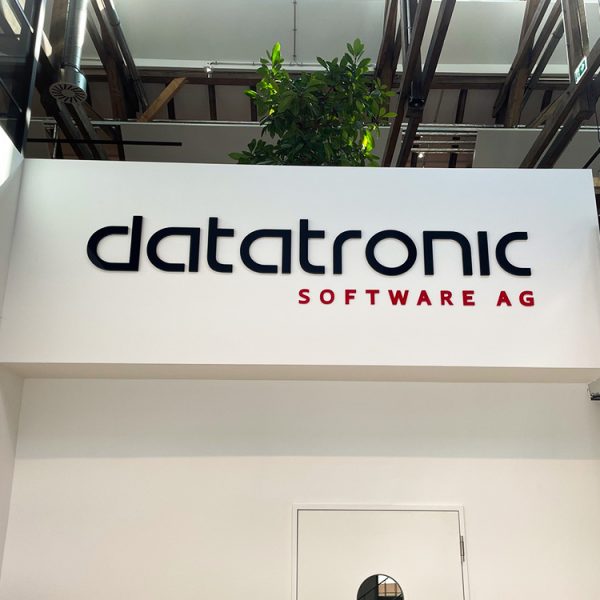 quehl_innengestaltung_3d_buchstbaben_datatronic