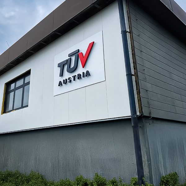 quehl_led_werbeanlage_lichtbuchstaben_tüv_austria