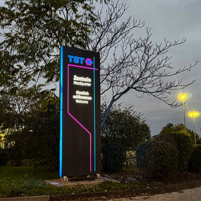 quehl_leuchtwerbung_tst_pylon