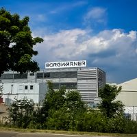 quehl_lichtbuchstaben_werbeanlage_borgwarner