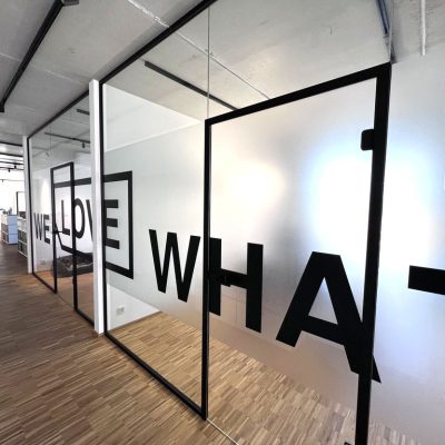 quehl_praxisschilder_wandgestaltung_leuchtner