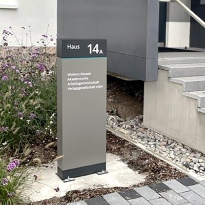 quehl_wegeleitsysteme_pylon_das_e