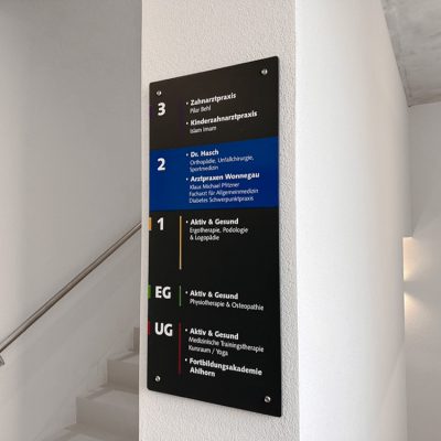 quehl_wegeleitsysteme_schilder
