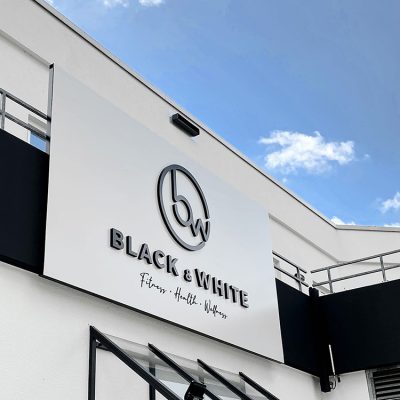 quehl_werbeschild_acrylglas_blackwhite