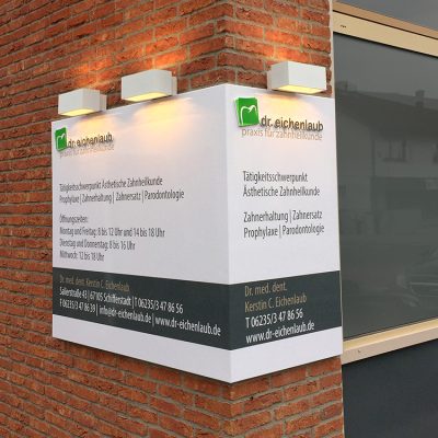 quehl_werbeschilder_praxis_eichenlaub